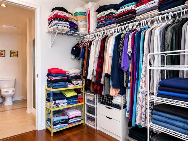 Walk-in closet