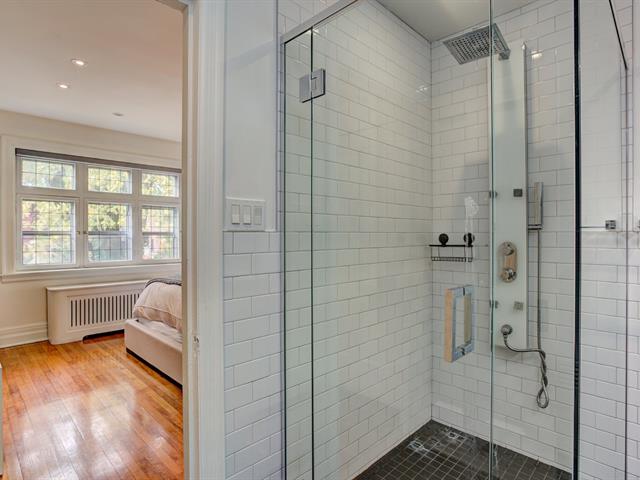 Salle de bains attenante à la CCP
