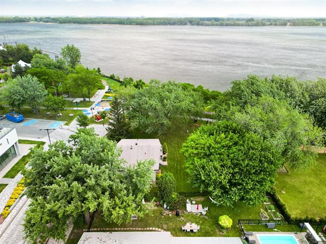 Vue sur l'eau