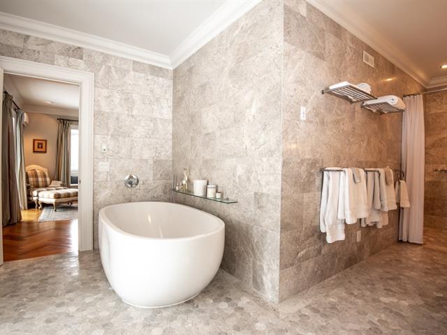 Salle de bains attenante à la CCP